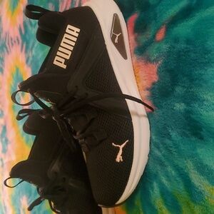 Women's 8 Puma Black Running Shoes